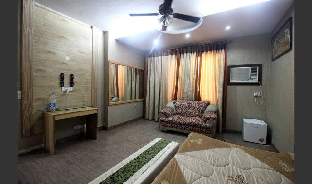 Hotel Raunak International New Delhi Exterior foto