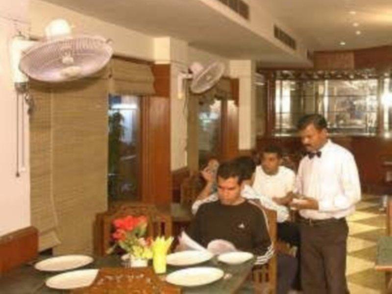 Hotel Raunak International New Delhi Exterior foto