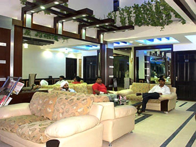 Hotel Raunak International New Delhi Exterior foto