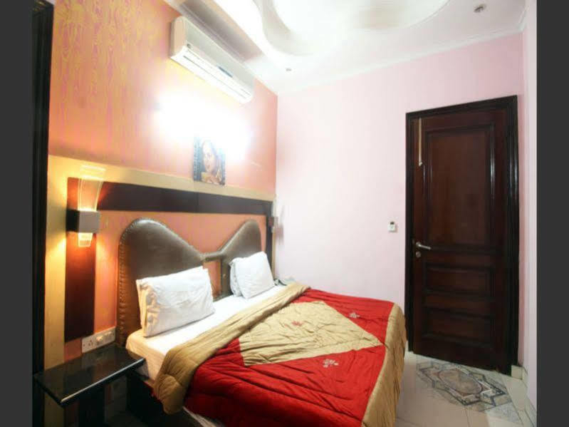 Hotel Raunak International New Delhi Exterior foto